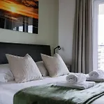 Relax By The Waves Appartement