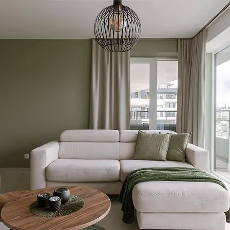 Relax By The Waves Apartment
