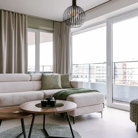 Relax By The Waves Apartment *