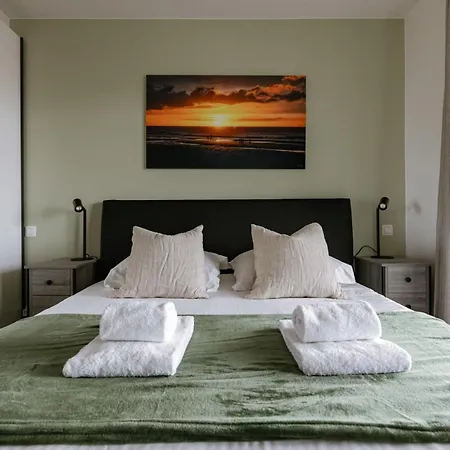 Apartment Relax By The Waves