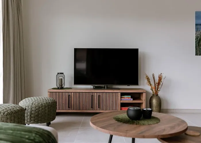 Relax By The Waves Апартаменти *