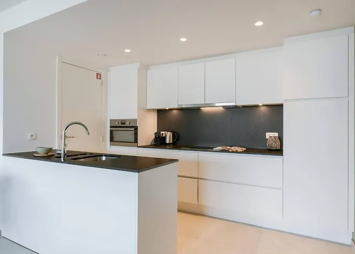 Relax By The Waves Остенде